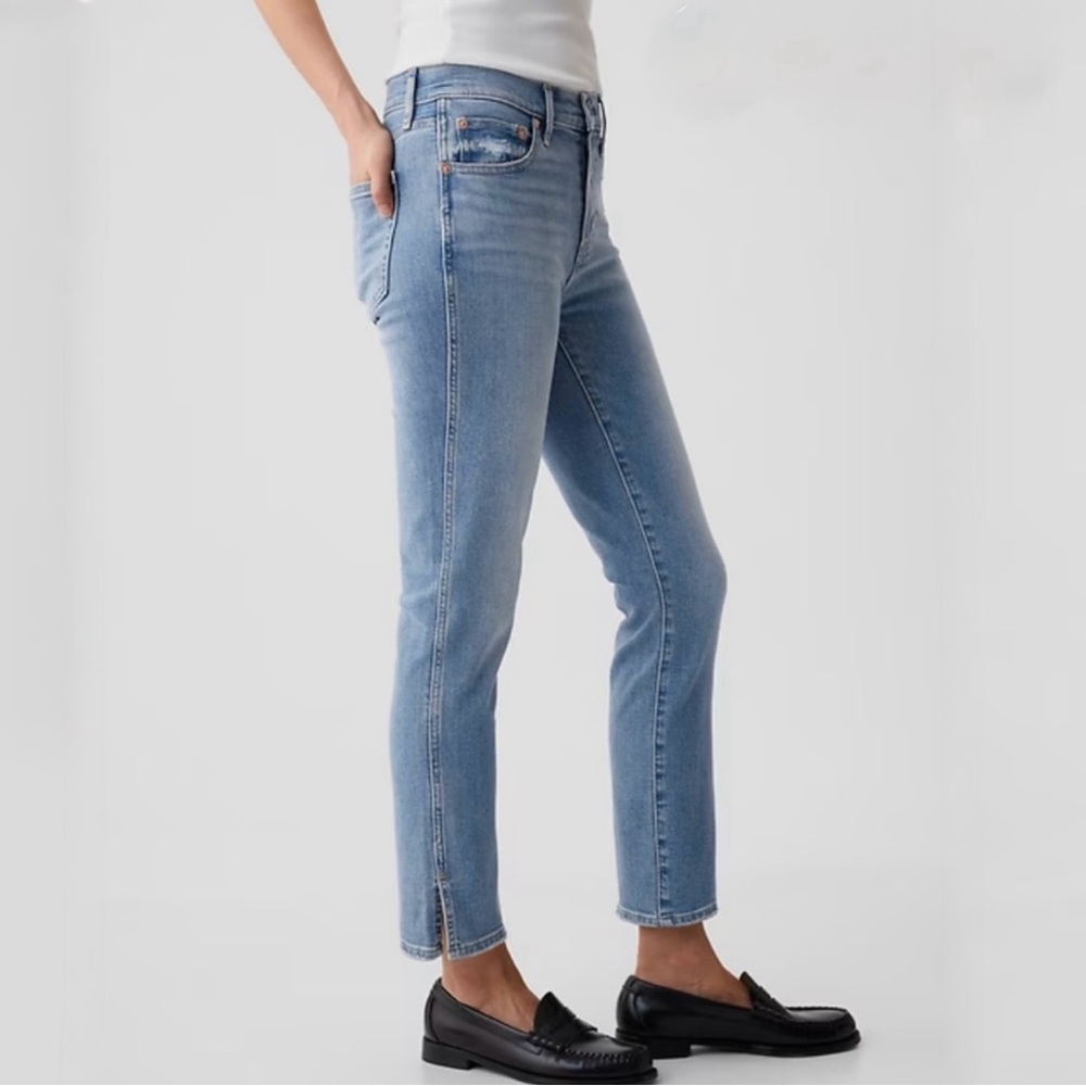 GAP Light Blue Straight Leg Women's Jeans